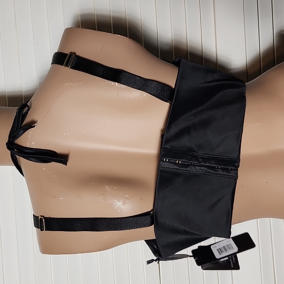 🆕️Ashley Graham Black Phenomenon Convertible Bra 38C - Picture 4 of 11